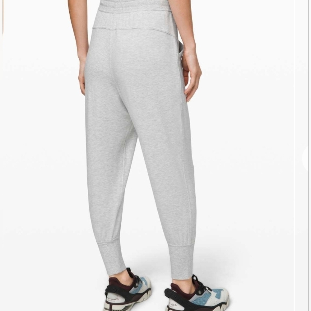 Lululemon Still Chill Heather Gray‎ Drawstring Joggers Women's Size 8